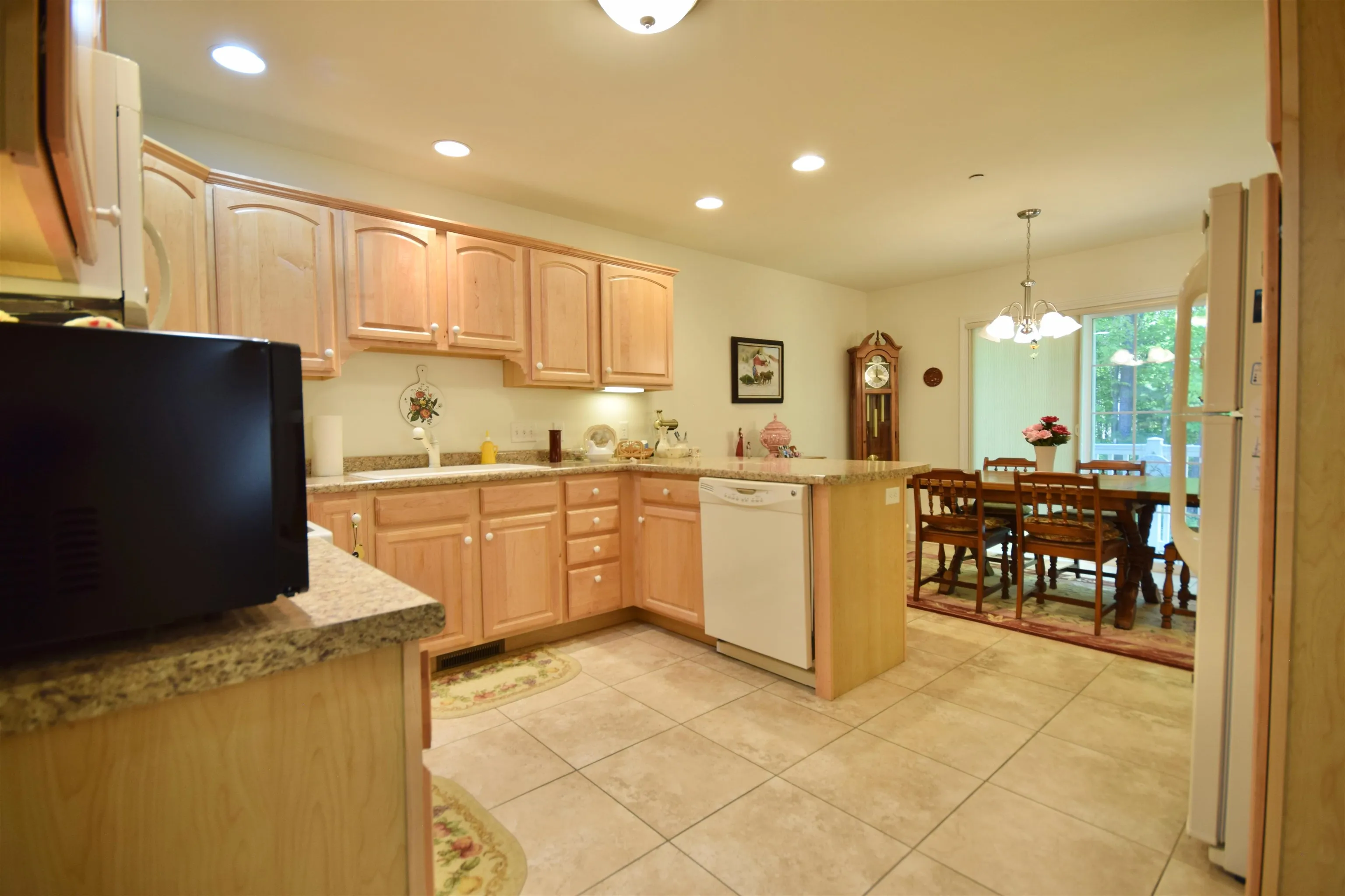 51 Fielding Lane, South Burlington, VT 05403, 3 Bedrooms Bedrooms, ,3 BathroomsBathrooms,Residential,For Sale,Fielding,5046341