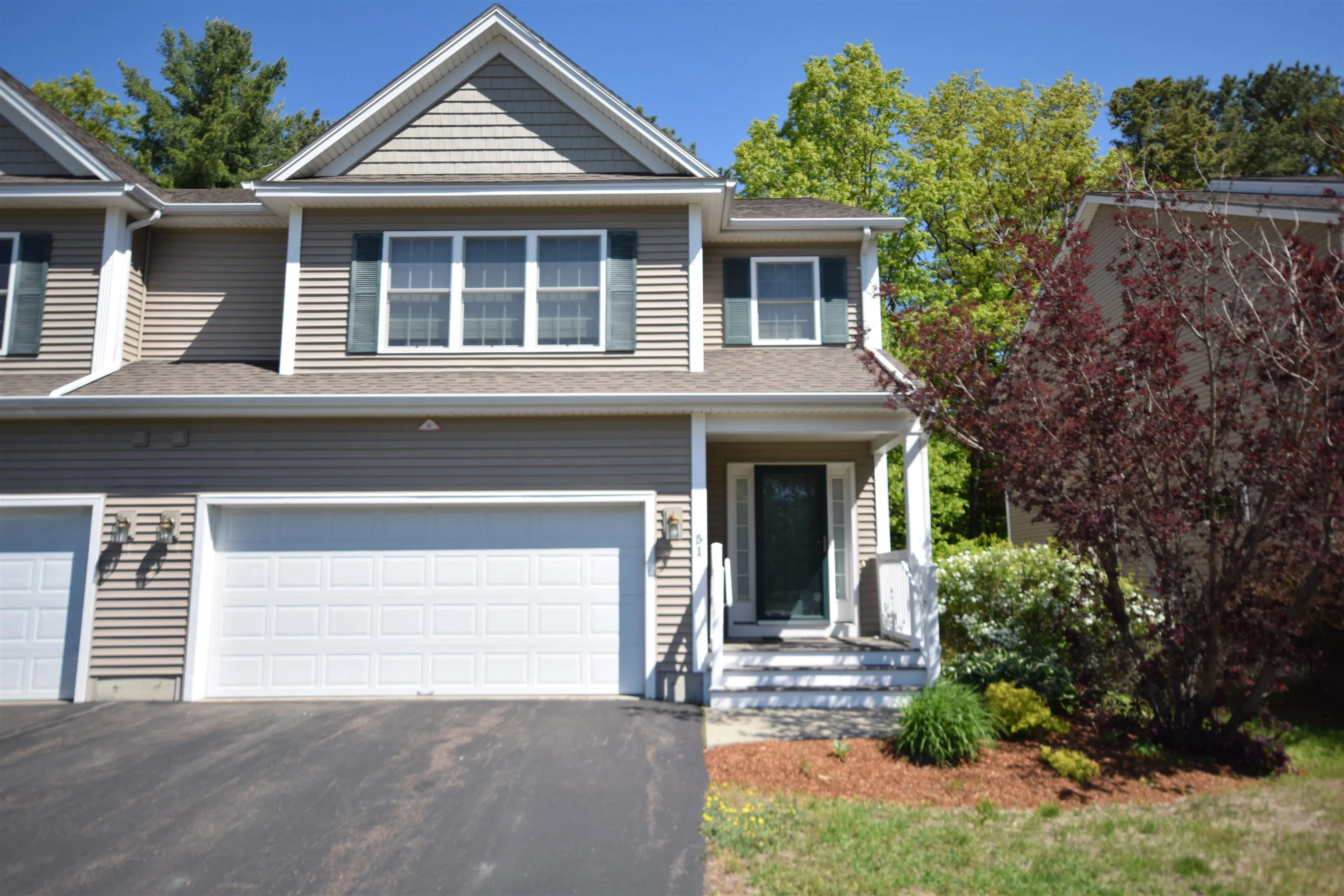 51 Fielding Lane, South Burlington, VT 05403, 3 Bedrooms Bedrooms, ,3 BathroomsBathrooms,Residential,For Sale,Fielding,5046341