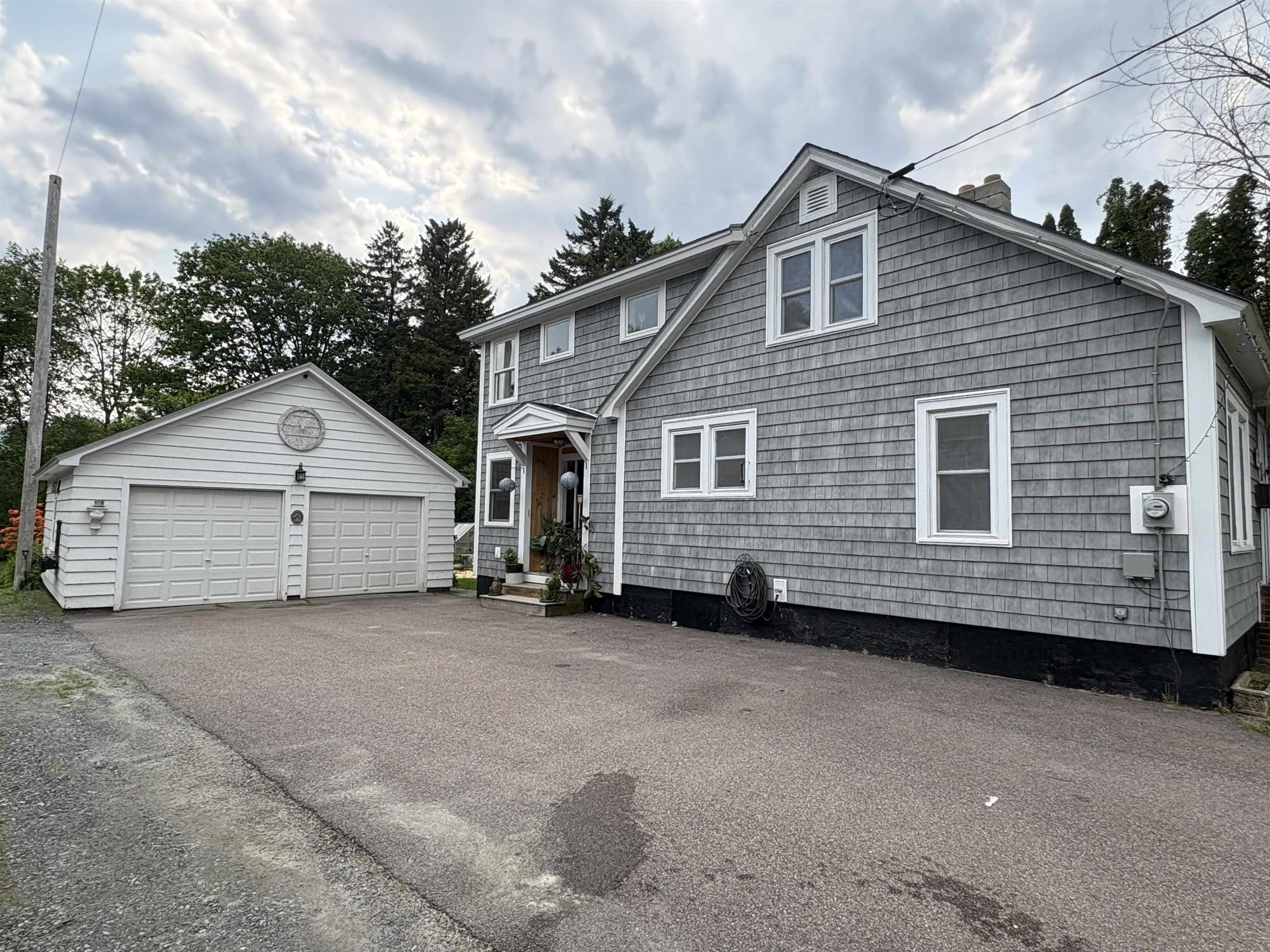 151 South Main Street, Waterbury, VT 05676, 2 Bedrooms Bedrooms, ,2 BathroomsBathrooms,Residential,For Sale,South Main,5046392