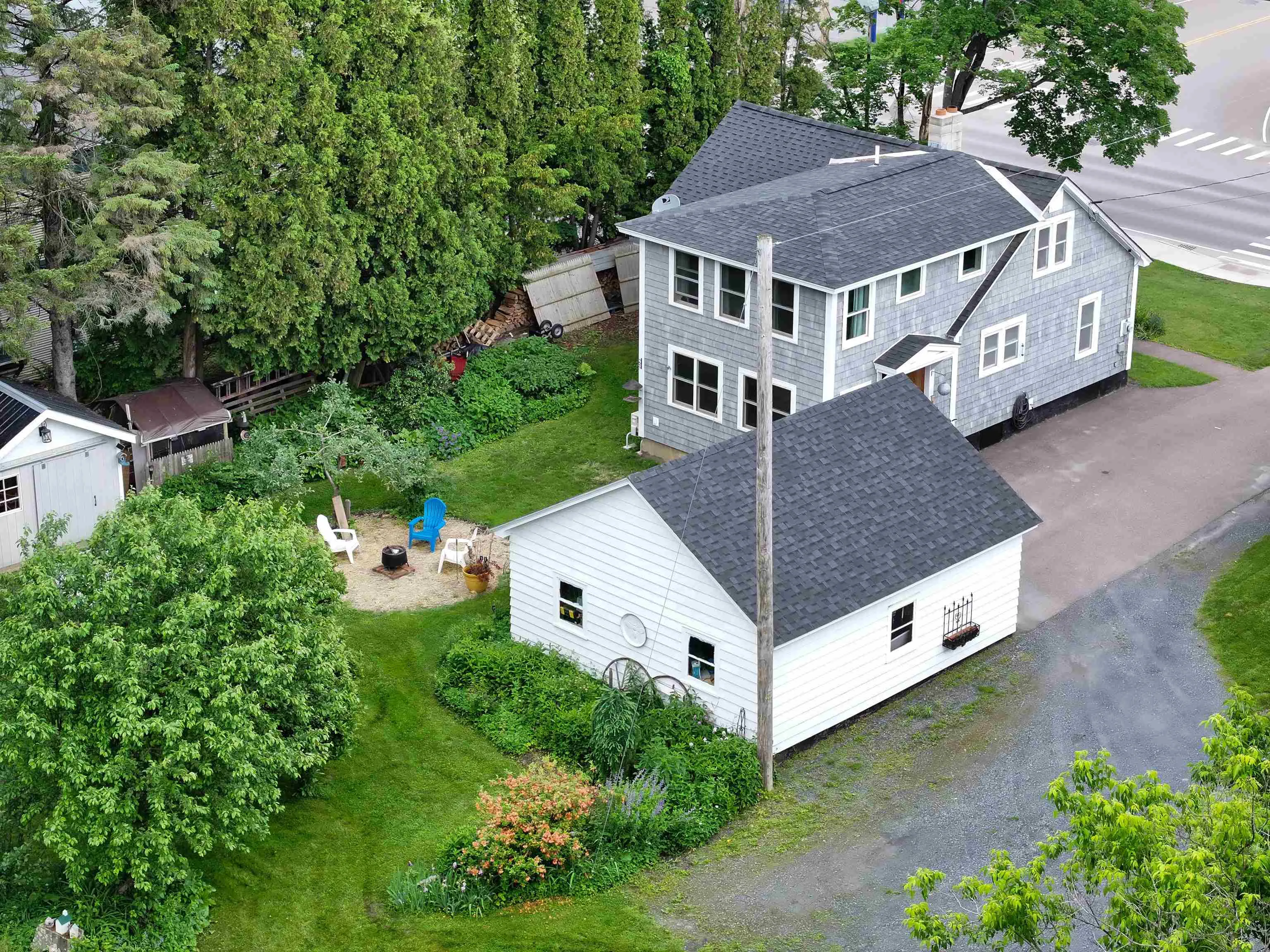151 South Main Street, Waterbury, VT 05676, 2 Bedrooms Bedrooms, ,2 BathroomsBathrooms,Residential,For Sale,South Main,5046392