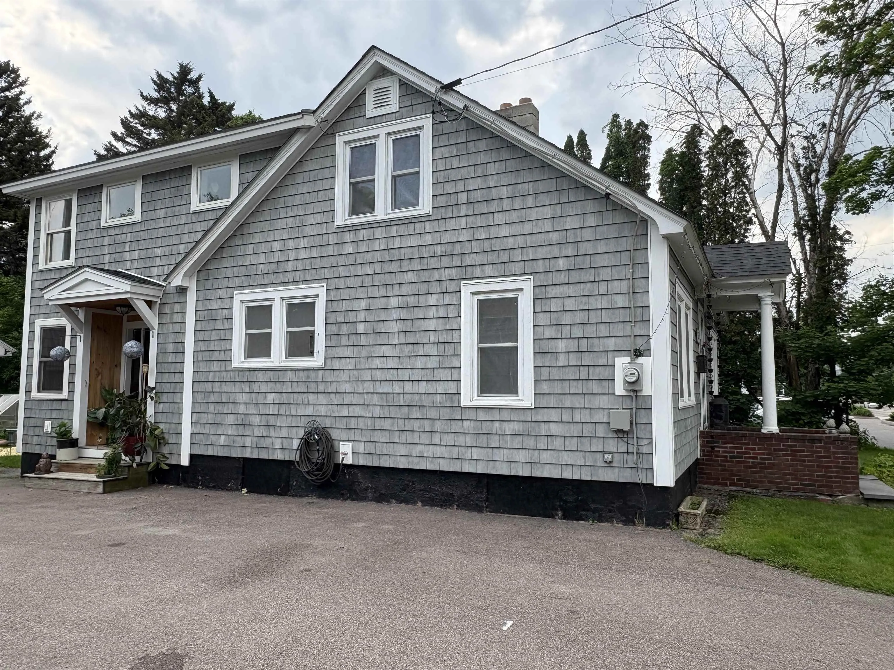 151 South Main Street, Waterbury, VT 05676, 2 Bedrooms Bedrooms, ,2 BathroomsBathrooms,Residential,For Sale,South Main,5046392