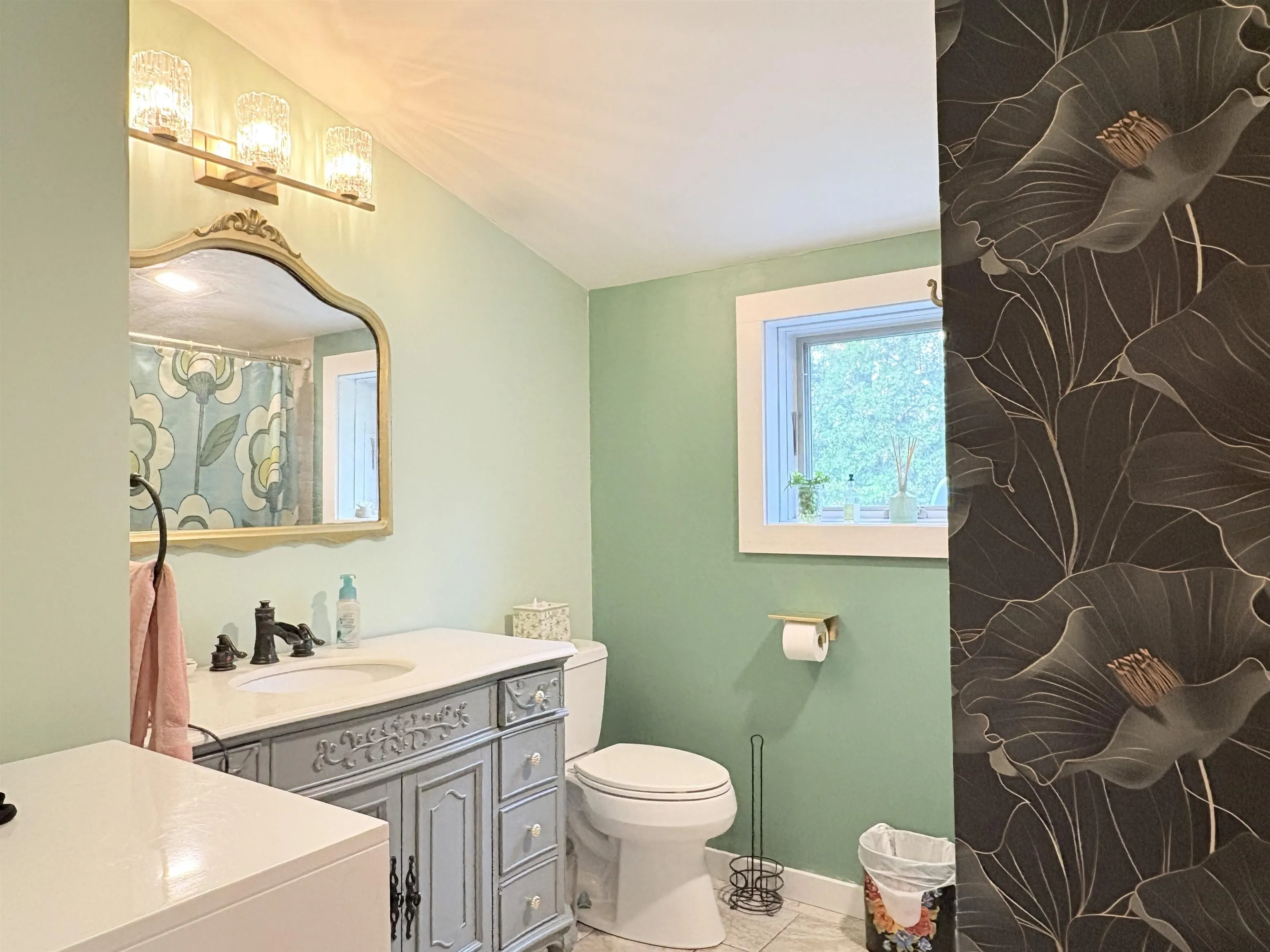 151 South Main Street, Waterbury, VT 05676, 2 Bedrooms Bedrooms, ,2 BathroomsBathrooms,Residential,For Sale,South Main,5046392