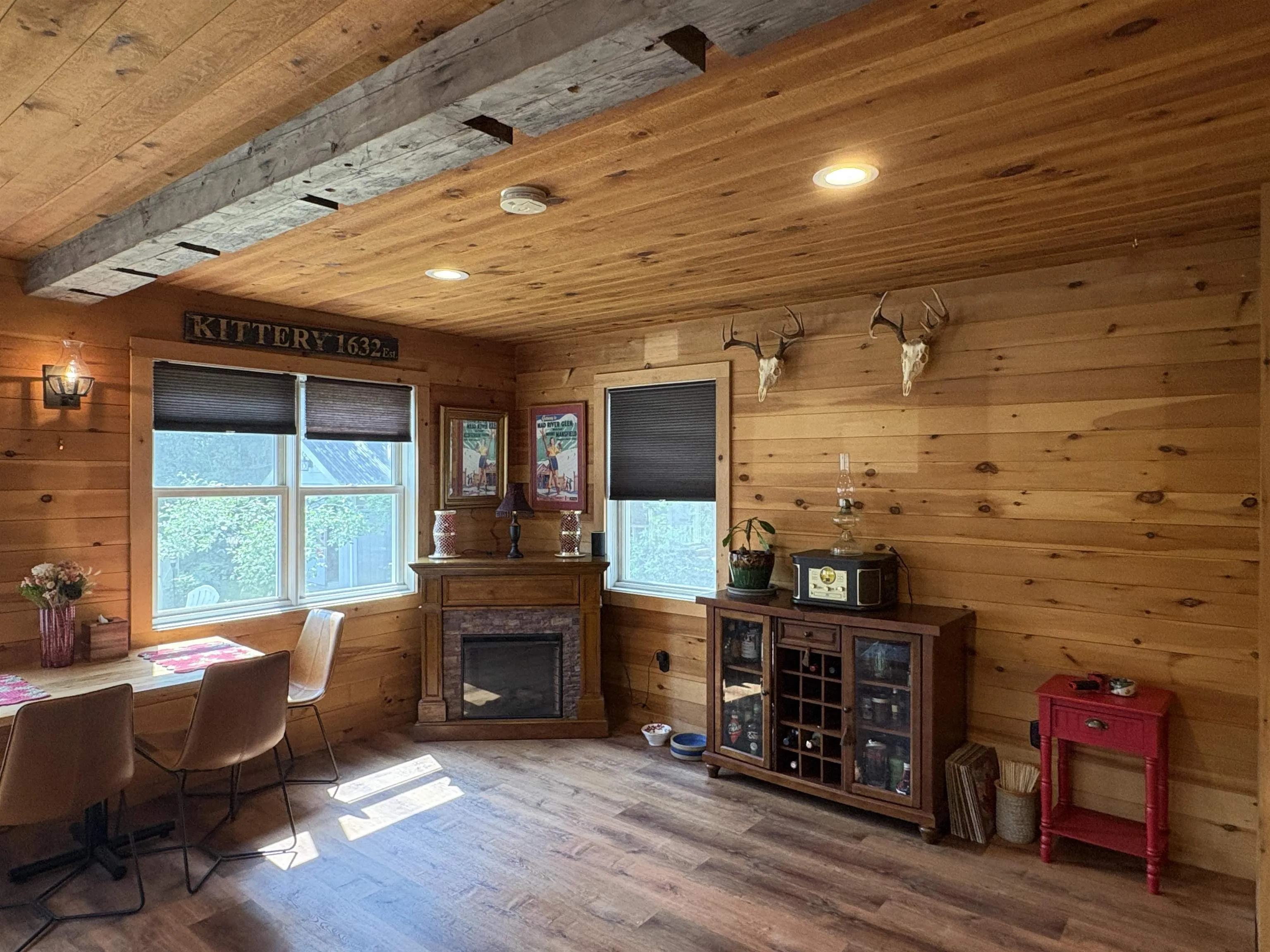 151 South Main Street, Waterbury, VT 05676, 2 Bedrooms Bedrooms, ,2 BathroomsBathrooms,Residential,For Sale,South Main,5046392