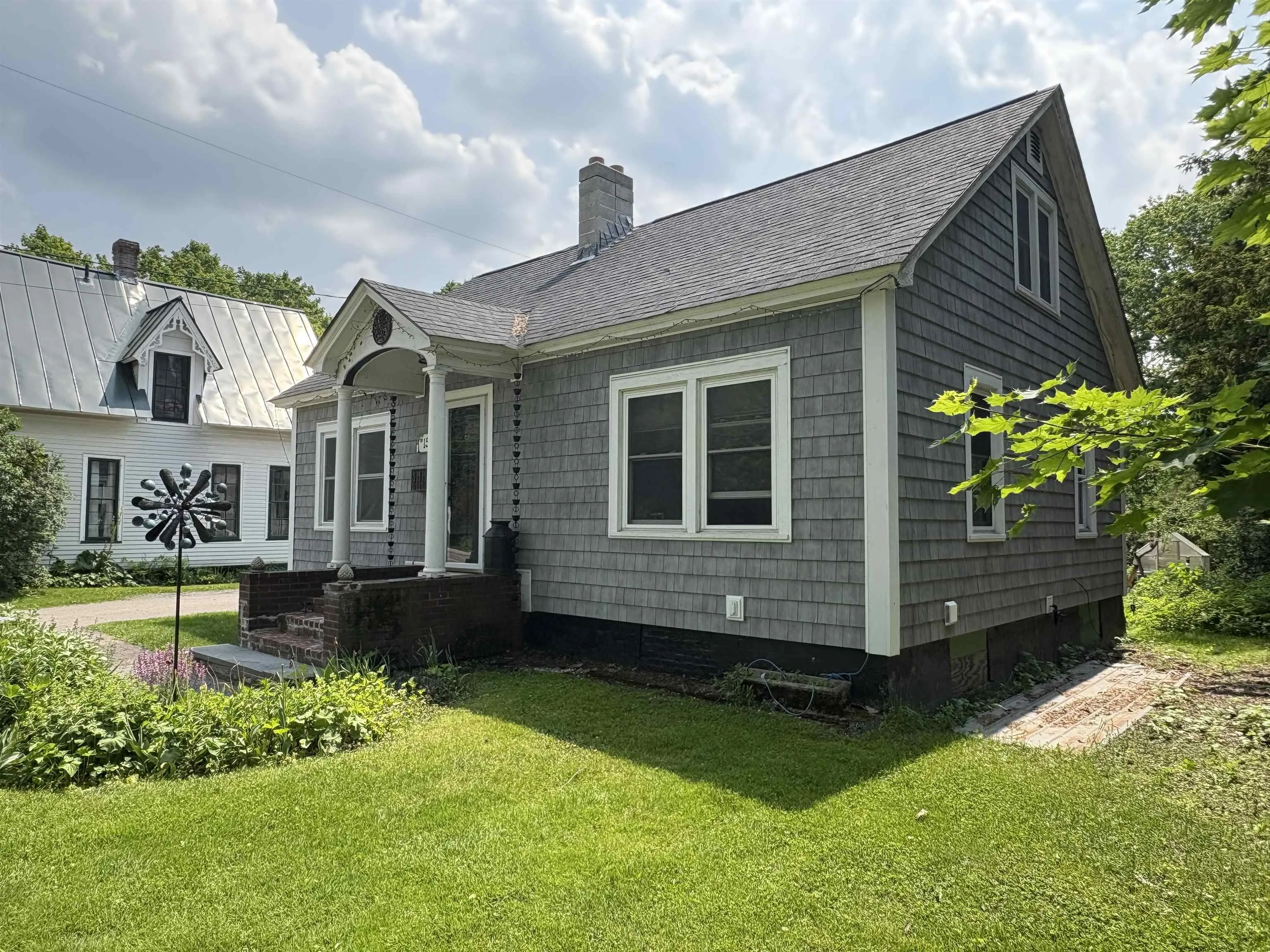 151 South Main Street, Waterbury, VT 05676, 2 Bedrooms Bedrooms, ,2 BathroomsBathrooms,Residential,For Sale,South Main,5046392