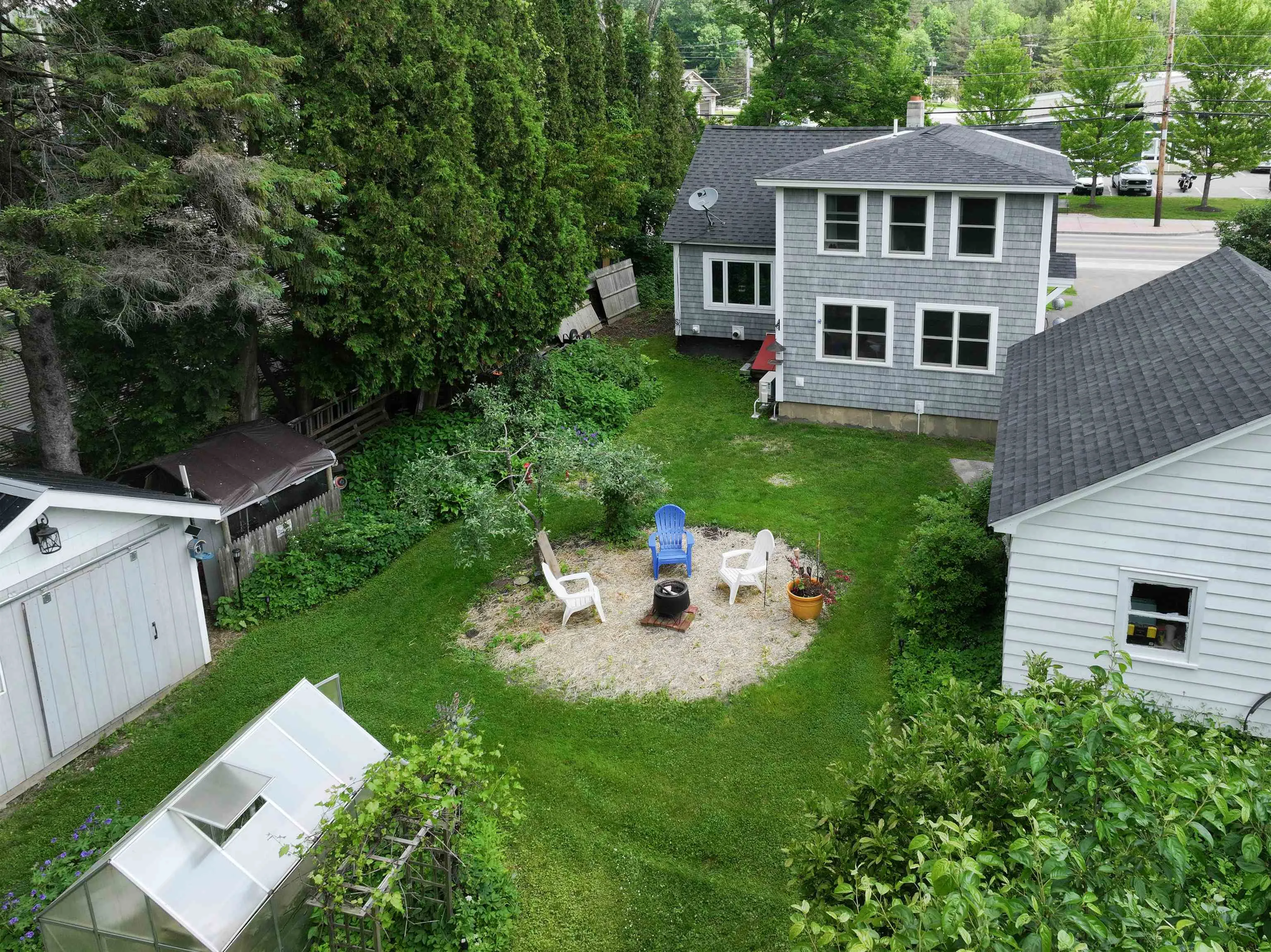 151 South Main Street, Waterbury, VT 05676, 2 Bedrooms Bedrooms, ,2 BathroomsBathrooms,Residential,For Sale,South Main,5046392