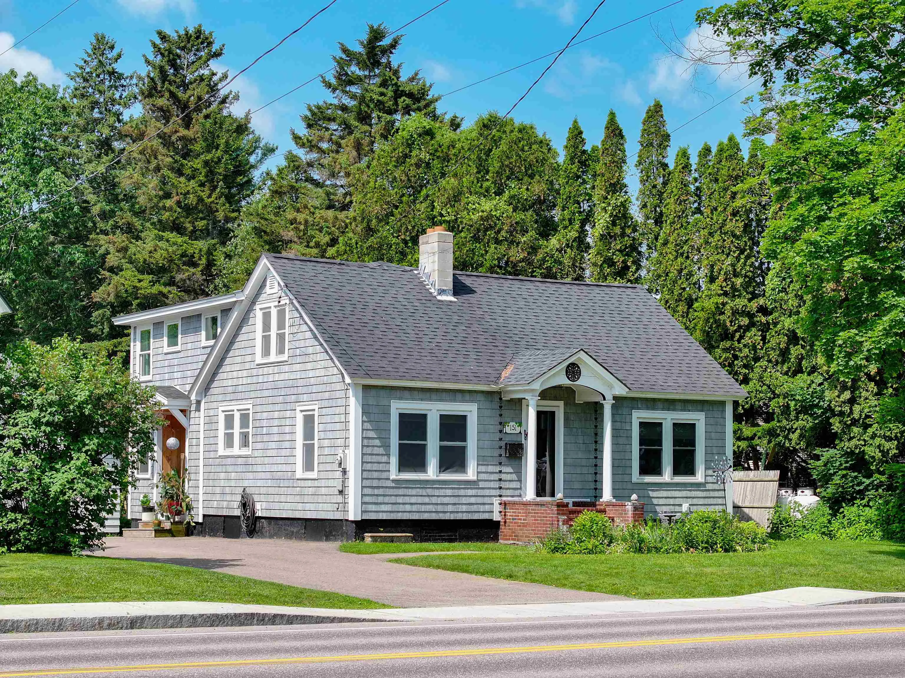 151 South Main Street, Waterbury, VT 05676, 2 Bedrooms Bedrooms, ,2 BathroomsBathrooms,Residential,For Sale,South Main,5046392