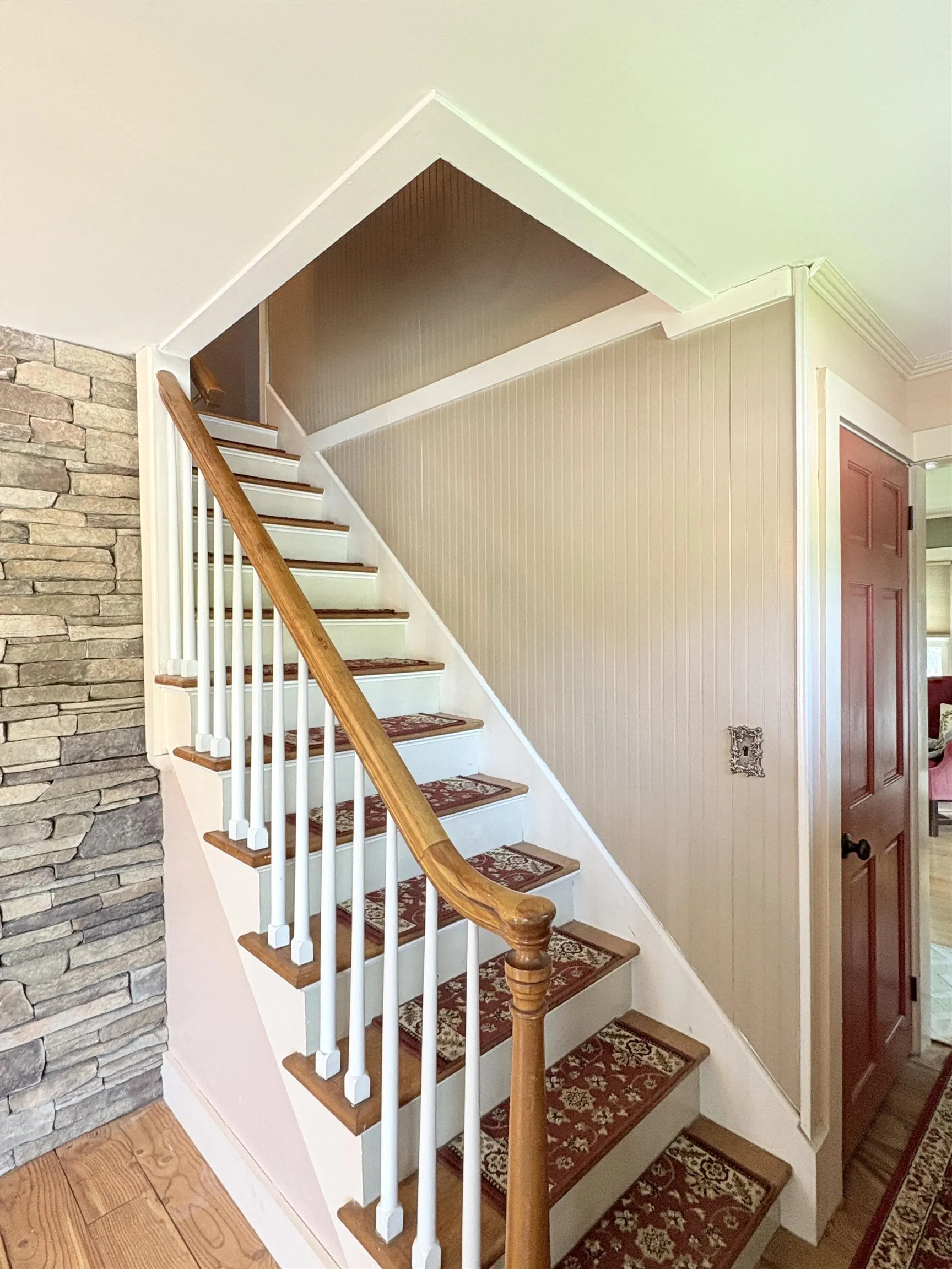 151 South Main Street, Waterbury, VT 05676, 2 Bedrooms Bedrooms, ,2 BathroomsBathrooms,Residential,For Sale,South Main,5046392