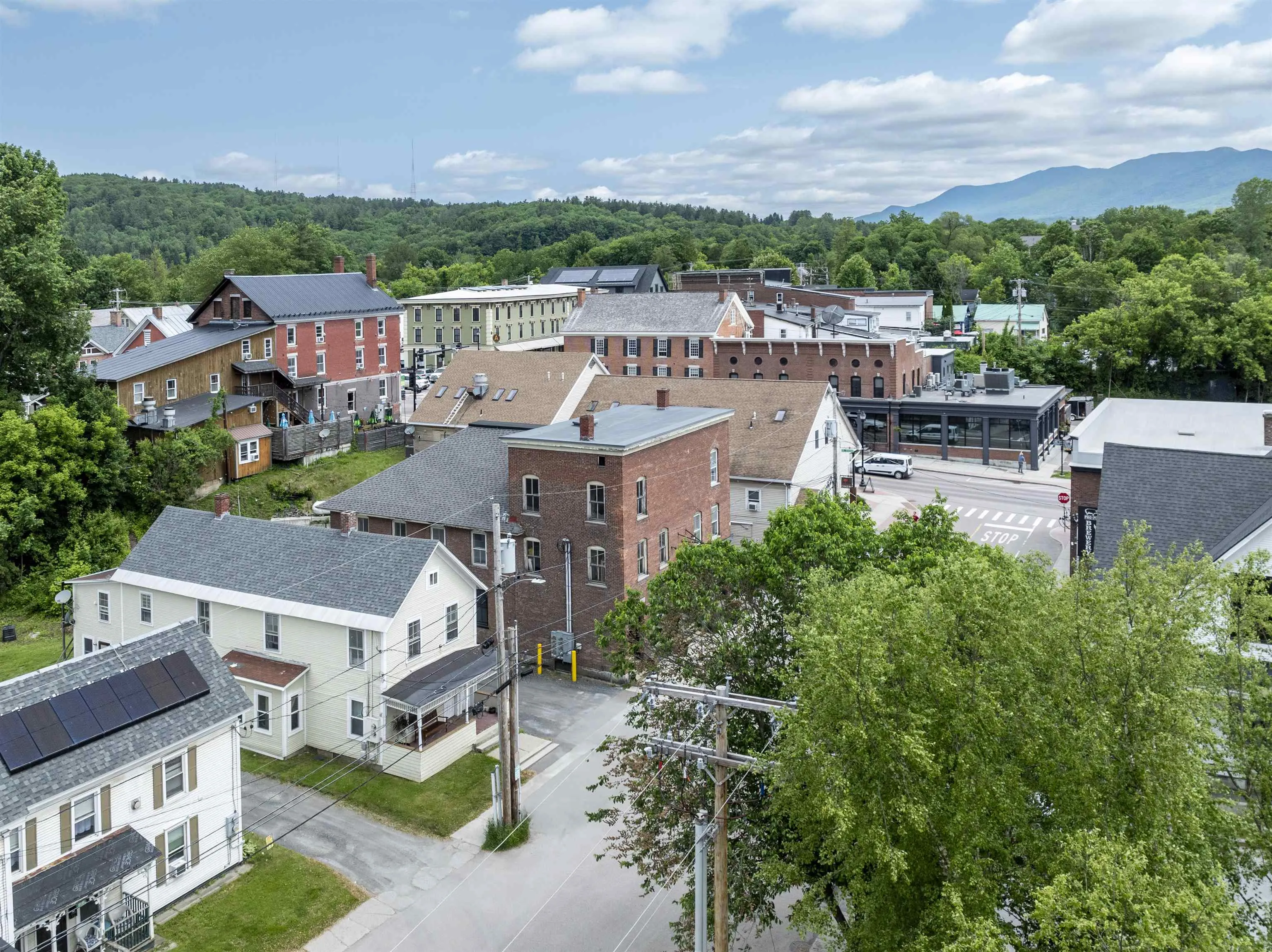 7-9 Elm Street, Waterbury, VT 05676, 5 Bedrooms Bedrooms, ,2 BathroomsBathrooms,Residential,For Sale,Elm,5046458