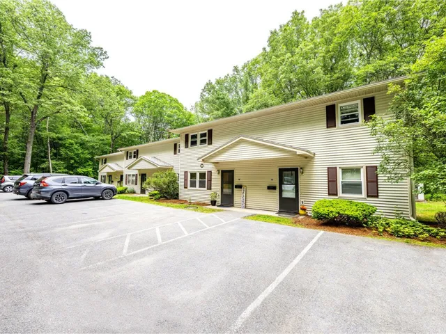 86 Pinecrest Drive, Essex, VT 05452, 2 Bedrooms Bedrooms, ,1 BathroomBathrooms,Residential,For Sale,Pinecrest,5046680