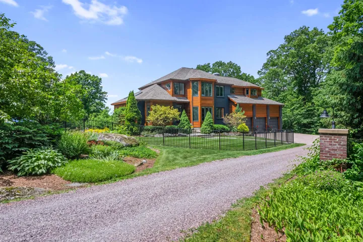 83 Plateau Road, Williston, VT 05495, 4 Bedrooms Bedrooms, ,4 BathroomsBathrooms,Residential,For Sale,Plateau,5047737
