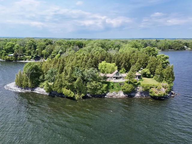 173 Hibbard Point, North Hero, VT 05474, 6 Bedrooms Bedrooms, ,9 BathroomsBathrooms,Residential,For Sale,Hibbard,5047756