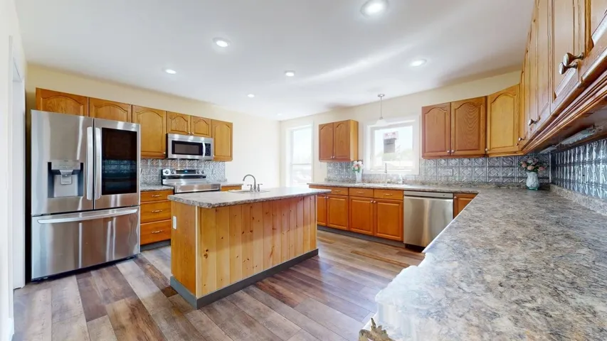 20 Fourth Street, Swanton, VT 05459, 4 Bedrooms Bedrooms, ,3 BathroomsBathrooms,Residential,For Sale,Fourth,5048122