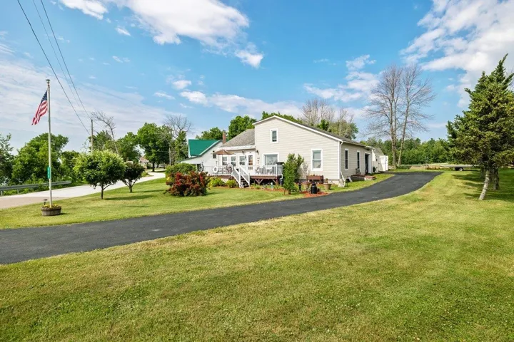 423 East Alburgh Road, Alburgh, VT 05440, 4 Bedrooms Bedrooms, ,1 BathroomBathrooms,Residential,For Sale,East Alburgh,5048901