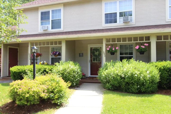 353 Cedar Lane, Williston, VT 05495, 2 Bedrooms Bedrooms, ,2 BathroomsBathrooms,Residential,For Sale,Cedar,5050117