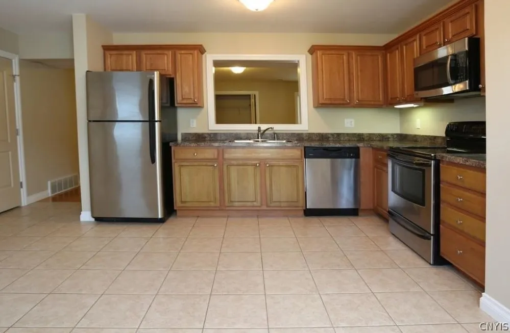 105 Pheasants Run Road, Kirkland, New York 13323, Kirkland, New York 13323, 2 Bedrooms Bedrooms, 5 Rooms Rooms,1 BathroomBathrooms,Residential Lease,For Rent,105 Pheasants Run Road, Kirkland, New York 13323,0,S1441596