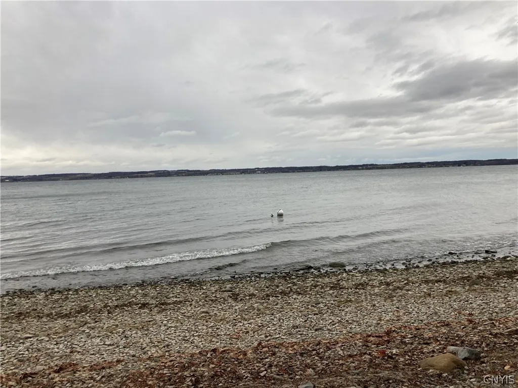 The shore line varies by 3 feet between winter and summer. Regulated by NYS.