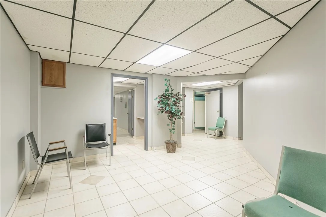 Restroom Foyer