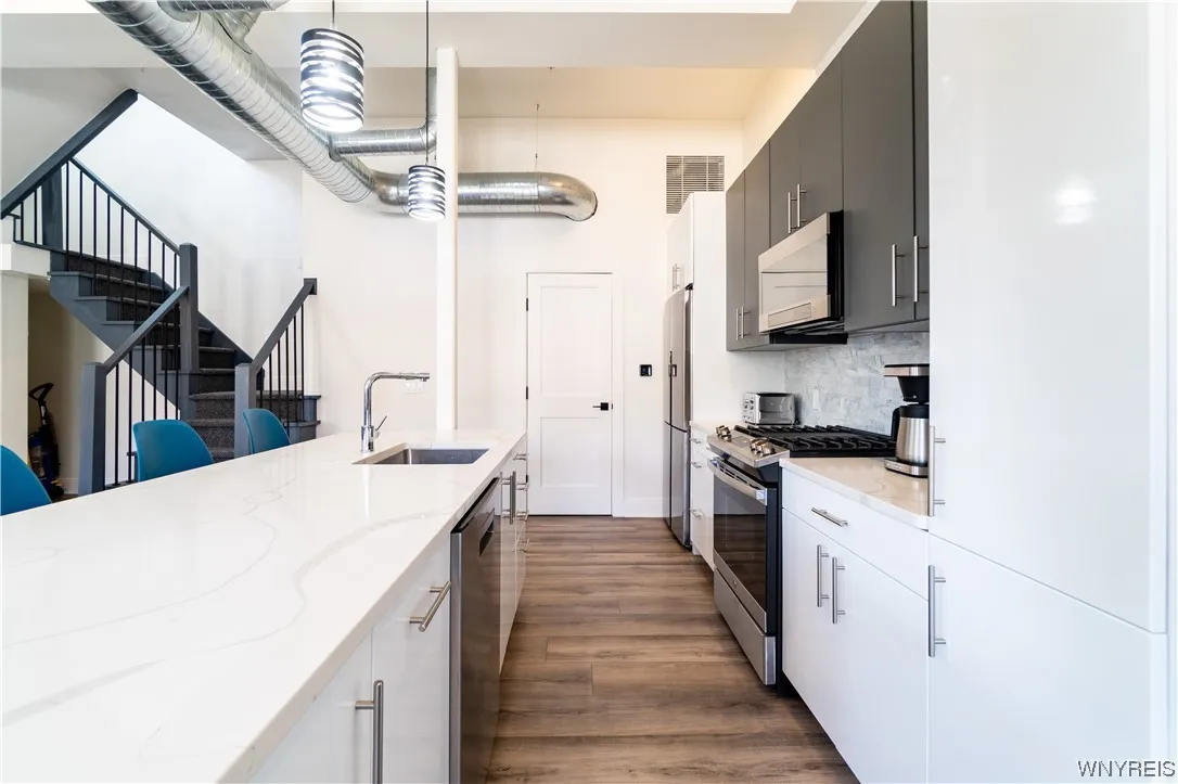 340 Bird Ave 202, Buffalo, New York 14213, Buffalo, New York 14213, 2 Bedrooms Bedrooms, 5 Rooms Rooms,2 BathroomsBathrooms,Residential Lease,Closed,340 Bird Ave 202, Buffalo, New York 14213,0,B1469964
