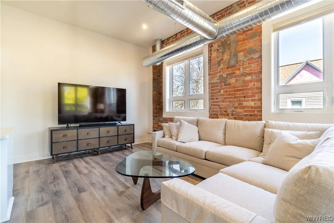 340 Bird Ave 202, Buffalo, New York 14213, Buffalo, New York 14213, 2 Bedrooms Bedrooms, 5 Rooms Rooms,2 BathroomsBathrooms,Residential Lease,Closed,340 Bird Ave 202, Buffalo, New York 14213,0,B1469964