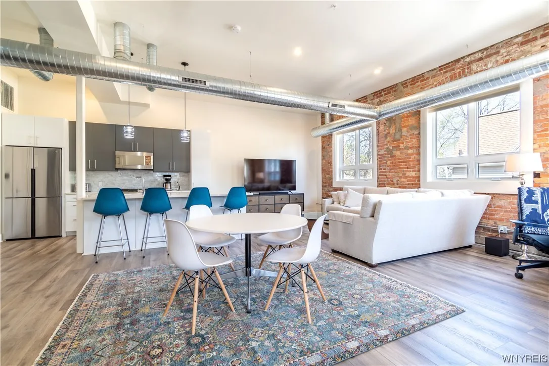 340 Bird Ave 202, Buffalo, New York 14213, Buffalo, New York 14213, 2 Bedrooms Bedrooms, 5 Rooms Rooms,2 BathroomsBathrooms,Residential Lease,Closed,340 Bird Ave 202, Buffalo, New York 14213,0,B1469964