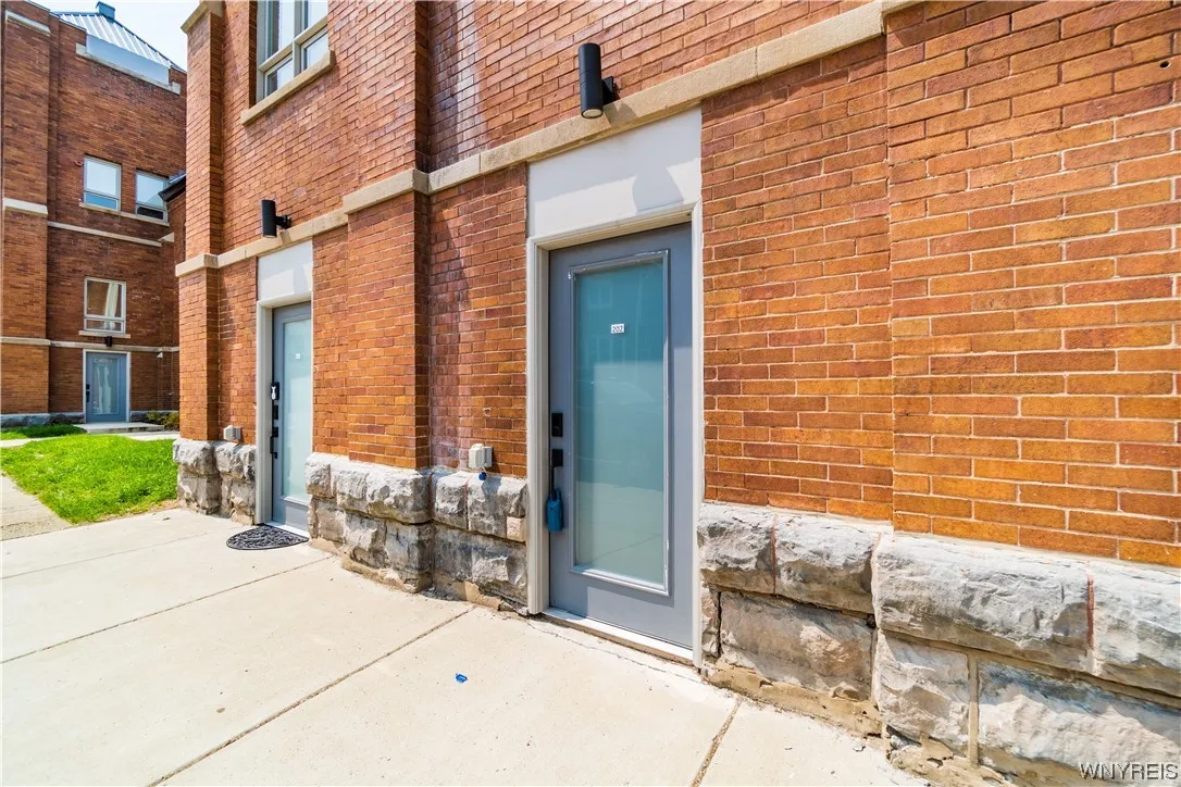 340 Bird Ave 202, Buffalo, New York 14213, Buffalo, New York 14213, 2 Bedrooms Bedrooms, 5 Rooms Rooms,2 BathroomsBathrooms,Residential Lease,Closed,340 Bird Ave 202, Buffalo, New York 14213,0,B1469964