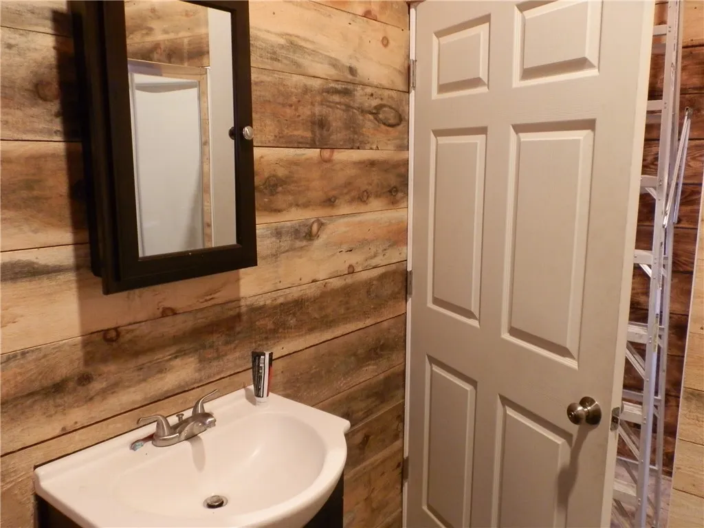 Brookfield, New York 13314, 2 Bedrooms Bedrooms, 5 Rooms Rooms,1 BathroomBathrooms,Land,For Sale,0,R1469406