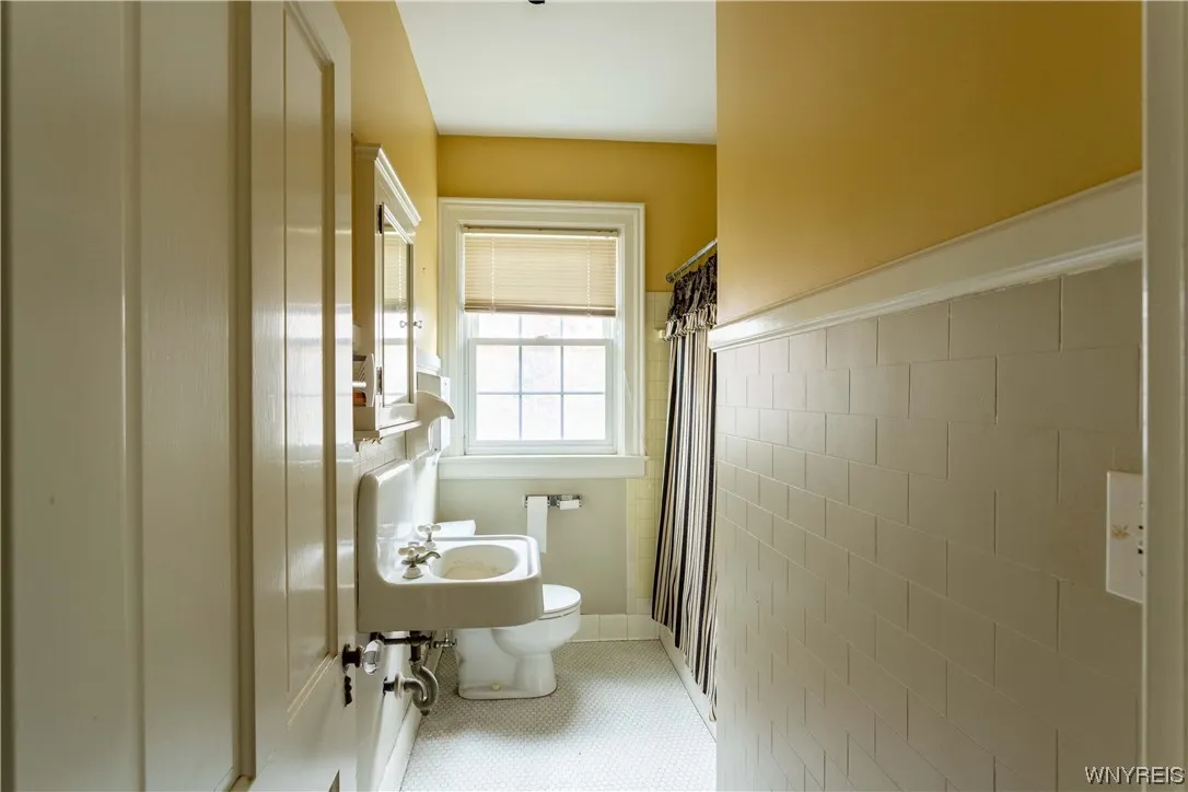 187 Bryant Street, Buffalo, New York 14222, Buffalo, New York 14222, 7 Bedrooms Bedrooms, 12 Rooms Rooms,2 BathroomsBathrooms,Residential,For Sale,187 Bryant Street, Buffalo, New York 14222,0,B1470713