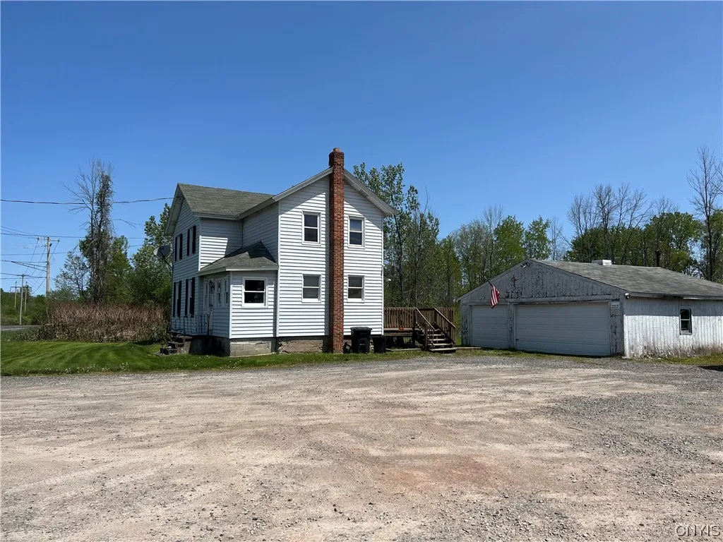 8894 Caughdenoy Road, Clay, New York 13041, Clay, New York 13041, 3 Bedrooms Bedrooms, 6 Rooms Rooms,1 BathroomBathrooms,Residential,For Sale,8894 Caughdenoy Road, Clay, New York 13041,0,S1472105