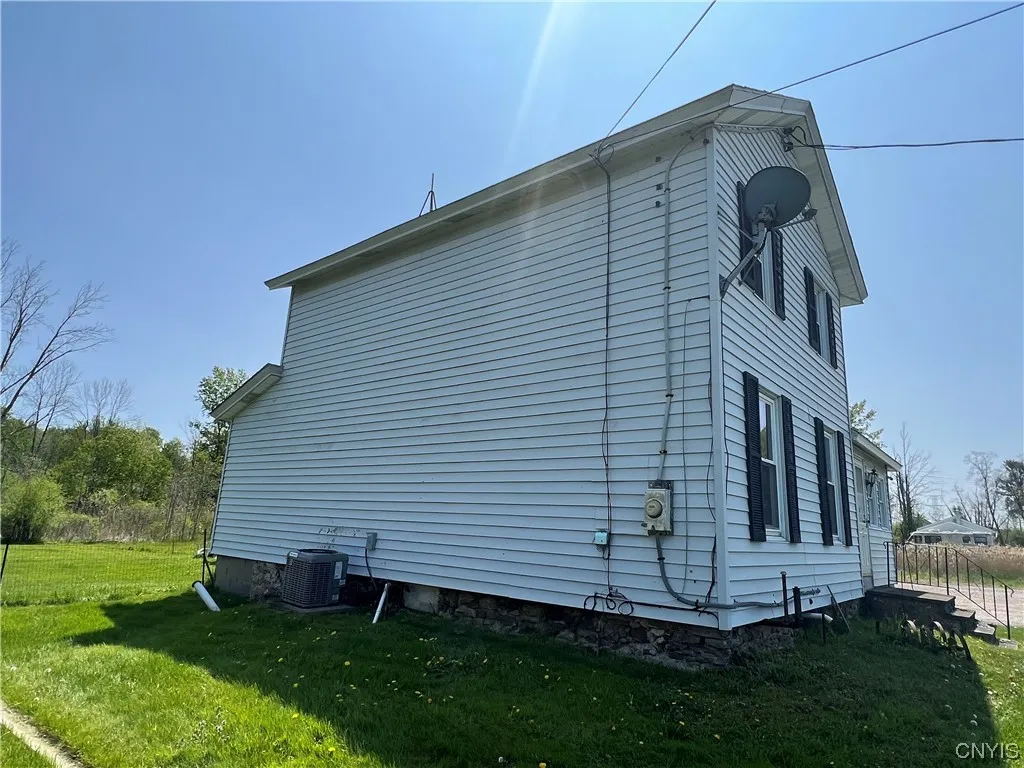 8894 Caughdenoy Road, Clay, New York 13041, Clay, New York 13041, 6 Room Rooms,Commercial Sale,For Sale,8894 Caughdenoy Road, Clay, New York 13041,0,S1472331