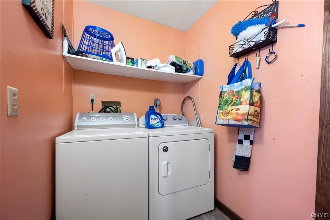 6576 State Route 31, Cicero, New York 13039, Cicero, New York 13039, 3 Bedroom Bedrooms, 8 Room Rooms,2 BathroomBathrooms,Residential,For Sale,6576 State Route 31, Cicero, New York 13039,0,S1483393