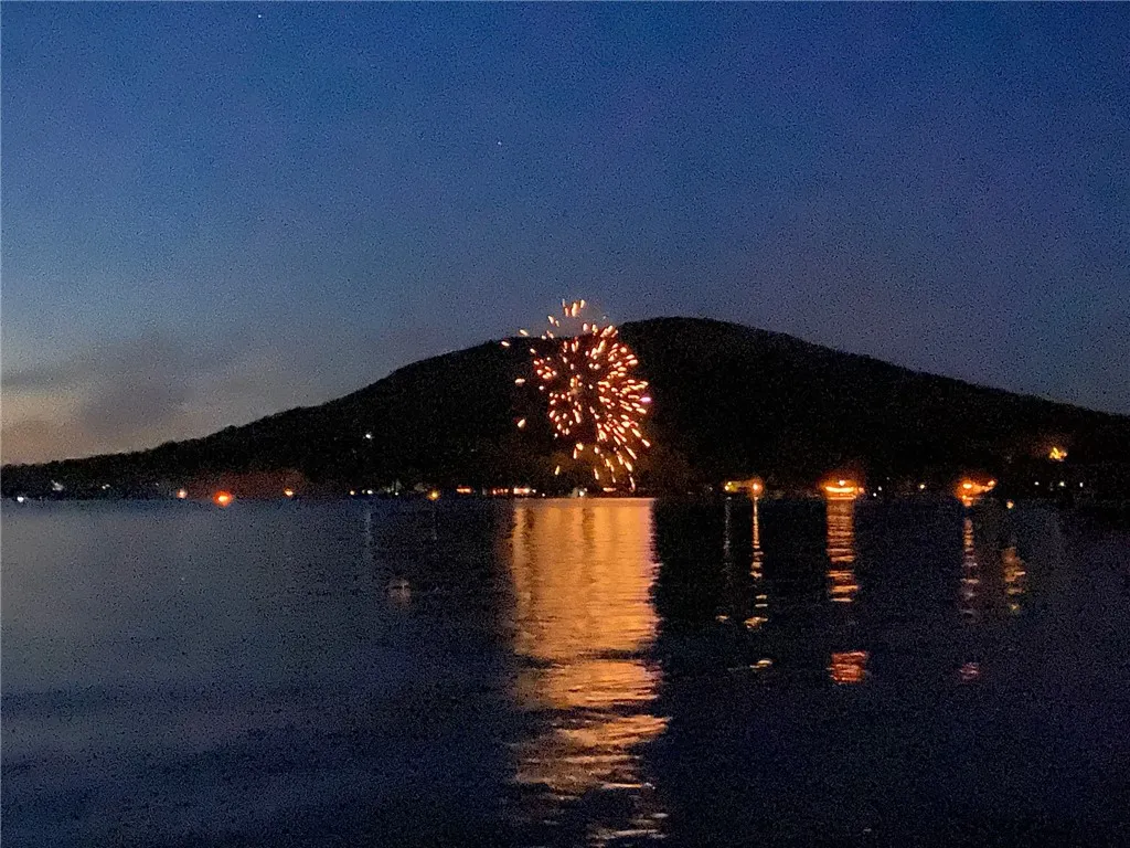 FIREWORKS OVER CANANDAIGUA LAKE!