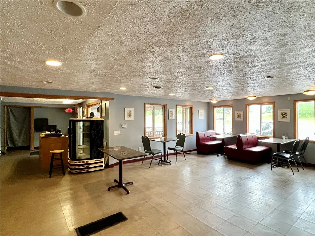 444 North Avenue, Parma, New York 14468, Parma, New York 14468, 6 Rooms Rooms,Commercial Sale,For Sale,444 North Avenue, Parma, New York 14468,0,R1497387