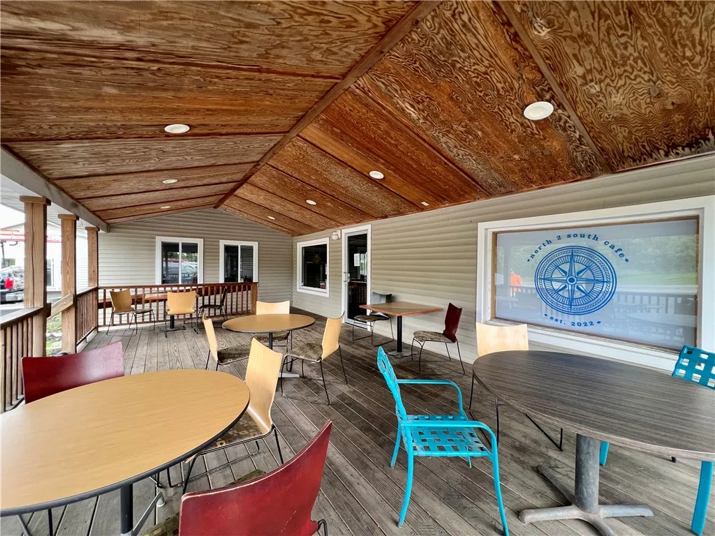 444 North Avenue, Parma, New York 14468, Parma, New York 14468, 6 Rooms Rooms,Commercial Sale,For Sale,444 North Avenue, Parma, New York 14468,0,R1497387