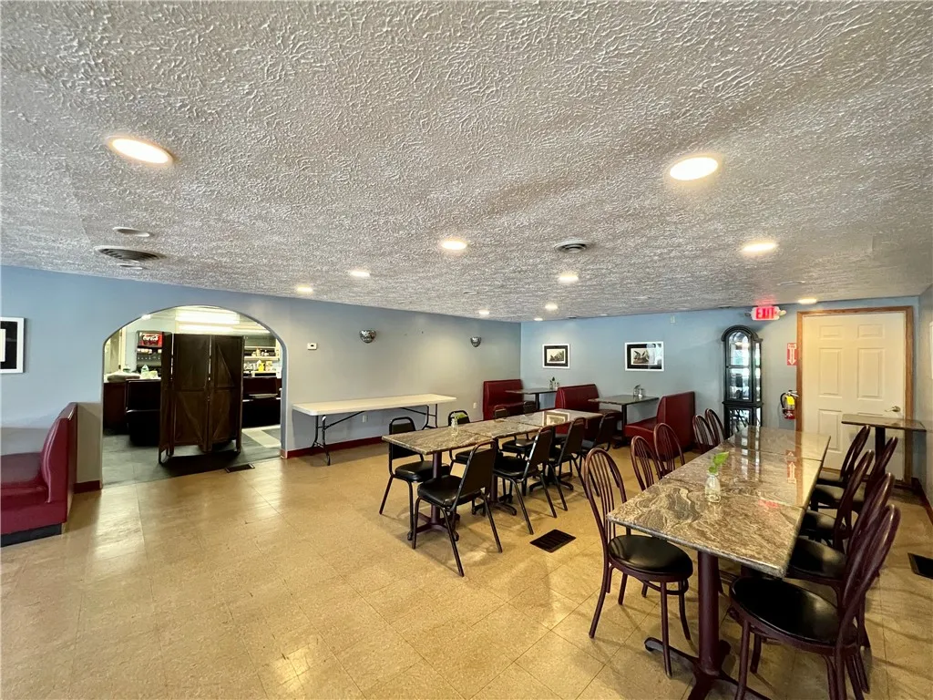 444 North Avenue, Parma, New York 14468, Parma, New York 14468, 6 Rooms Rooms,Commercial Sale,For Sale,444 North Avenue, Parma, New York 14468,0,R1497387
