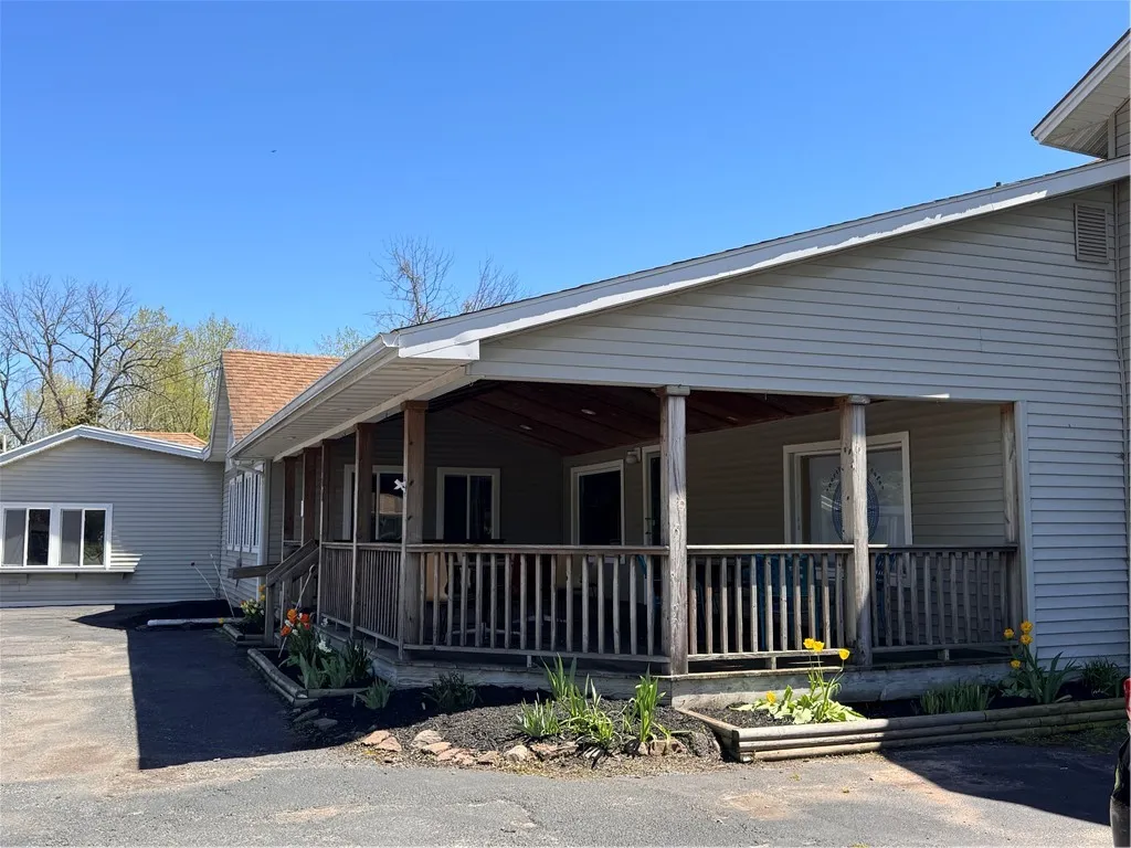 444 North Avenue, Parma, New York 14468, Parma, New York 14468, 6 Rooms Rooms,Commercial Sale,For Sale,444 North Avenue, Parma, New York 14468,0,R1497387