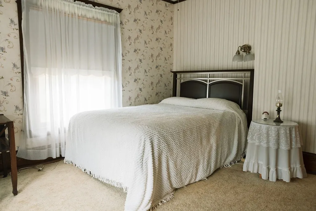 3 East Main Street, Hamilton, Pennsylvania 16333, Hamilton, Pennsylvania 16333, 6 Bedrooms Bedrooms, 11 Rooms Rooms,2 BathroomsBathrooms,Residential,Closed,3 East Main Street, Hamilton, Pennsylvania 16333,0,R1499449