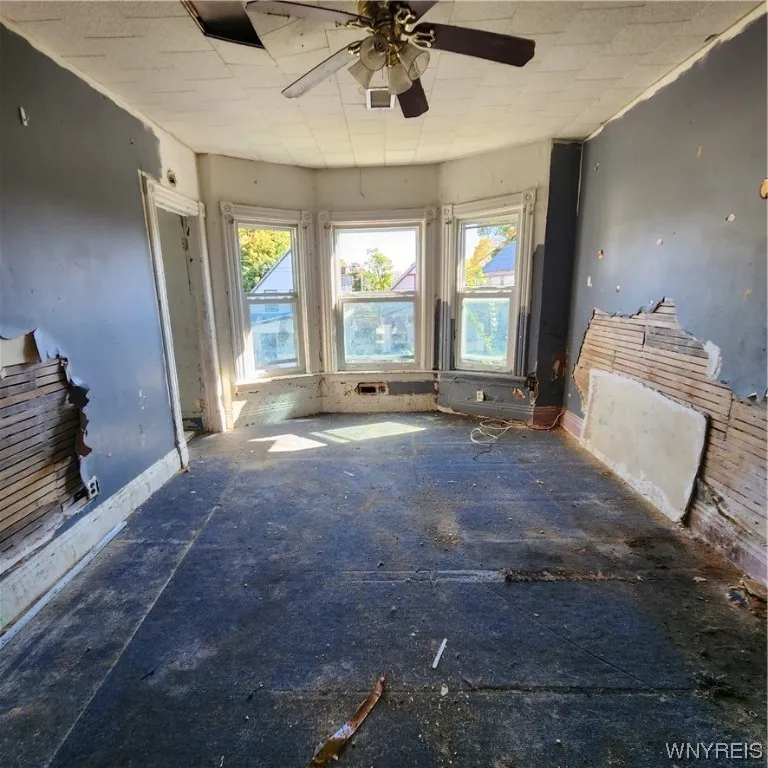 52 Orange Street, Buffalo, New York 14204, Buffalo, New York 14204, 5 Bedrooms Bedrooms, 9 Rooms Rooms,2 BathroomsBathrooms,Residential,Closed,52 Orange Street, Buffalo, New York 14204,0,B1506061