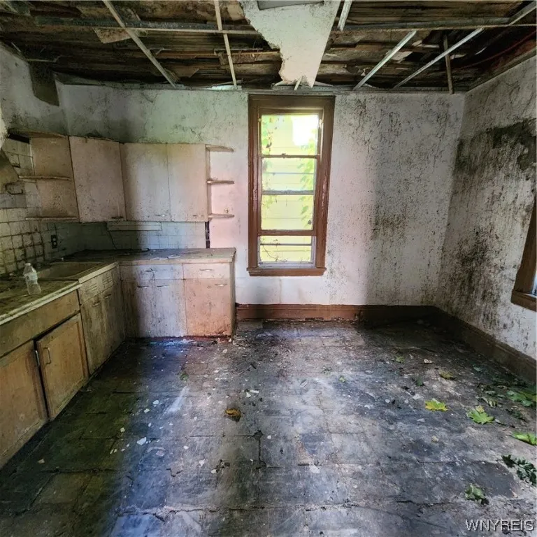 52 Orange Street, Buffalo, New York 14204, Buffalo, New York 14204, 5 Bedrooms Bedrooms, 9 Rooms Rooms,2 BathroomsBathrooms,Residential,Closed,52 Orange Street, Buffalo, New York 14204,0,B1506061
