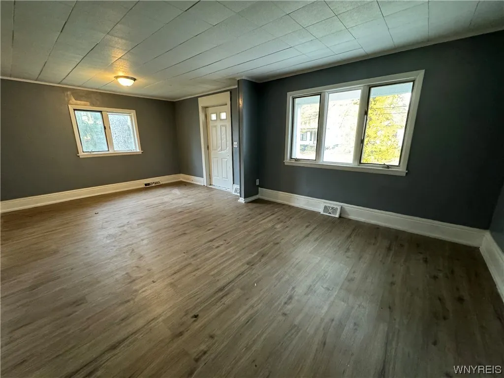 92 Briscoe Avenue, Buffalo, New York 14211, Buffalo, New York 14211, 2 Bedrooms Bedrooms, 8 Rooms Rooms,1 BathroomBathrooms,Residential,Closed,92 Briscoe Avenue, Buffalo, New York 14211,0,B1506914