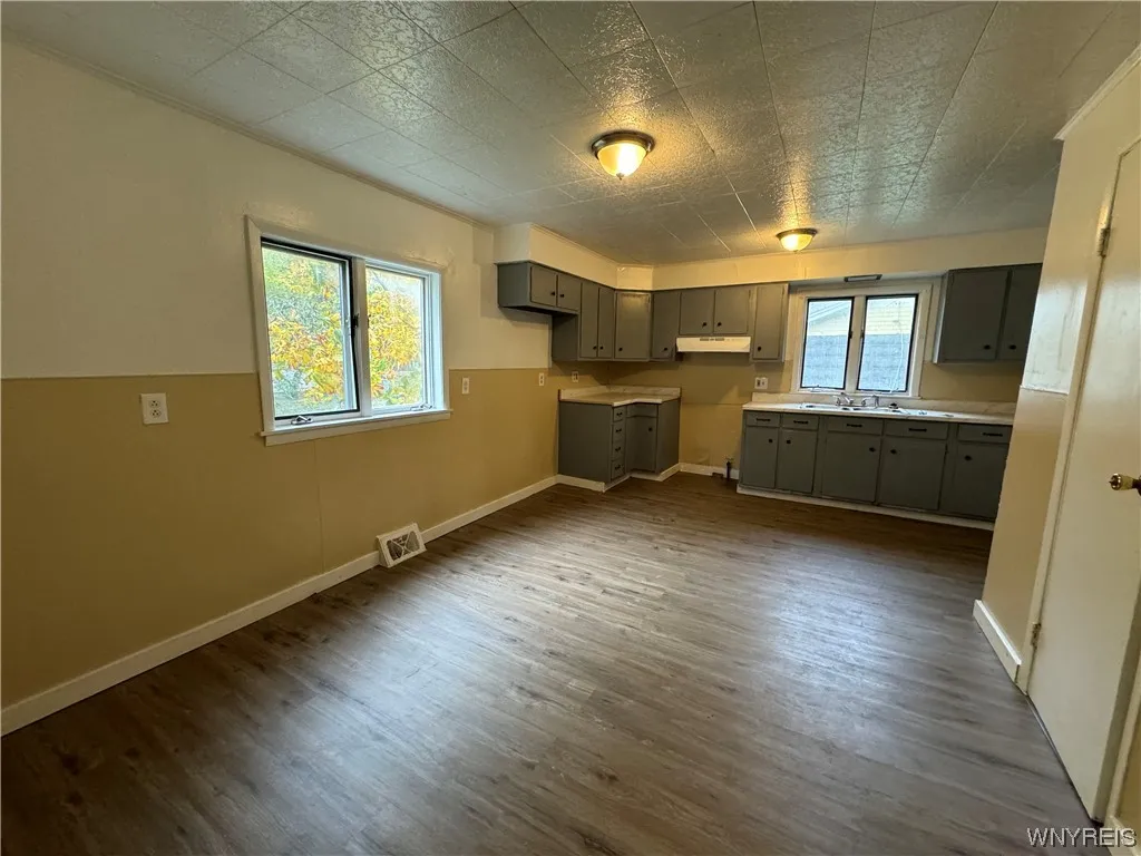 92 Briscoe Avenue, Buffalo, New York 14211, Buffalo, New York 14211, 2 Bedrooms Bedrooms, 8 Rooms Rooms,1 BathroomBathrooms,Residential,Closed,92 Briscoe Avenue, Buffalo, New York 14211,0,B1506914