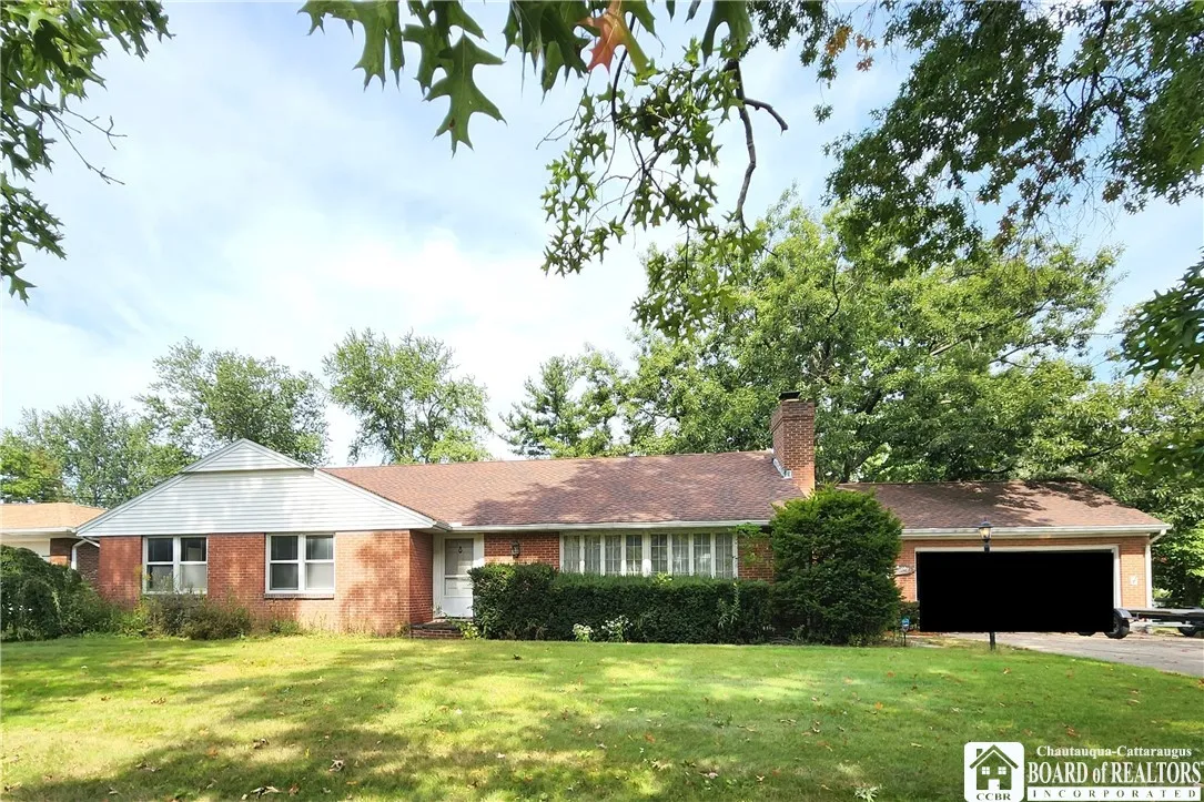 4452 Grandview Avenue, Hamburg, New York 14075, Hamburg, New York 14075, 3 Bedrooms Bedrooms, 8 Rooms Rooms,2 BathroomsBathrooms,Residential,Closed,4452 Grandview Avenue, Hamburg, New York 14075,0,R1506880
