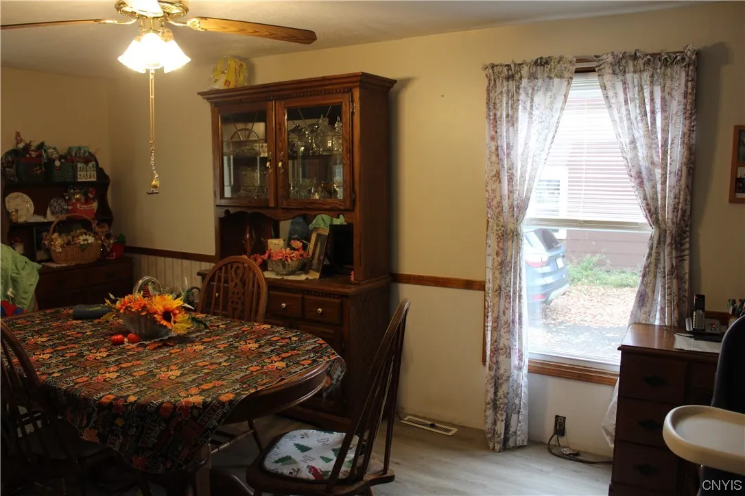 4972 State Route 31, Clay, New York 13041, Clay, New York 13041, 3 Bedrooms Bedrooms, 7 Rooms Rooms,1 BathroomBathrooms,Residential,For Sale,4972 State Route 31, Clay, New York 13041,0,S1507630