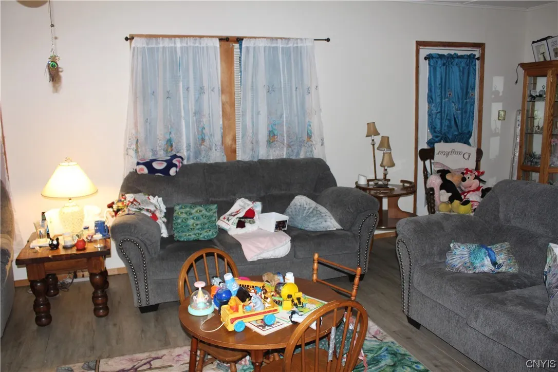 4972 State Route 31, Clay, New York 13041, Clay, New York 13041, 3 Bedrooms Bedrooms, 7 Rooms Rooms,1 BathroomBathrooms,Residential,For Sale,4972 State Route 31, Clay, New York 13041,0,S1507630