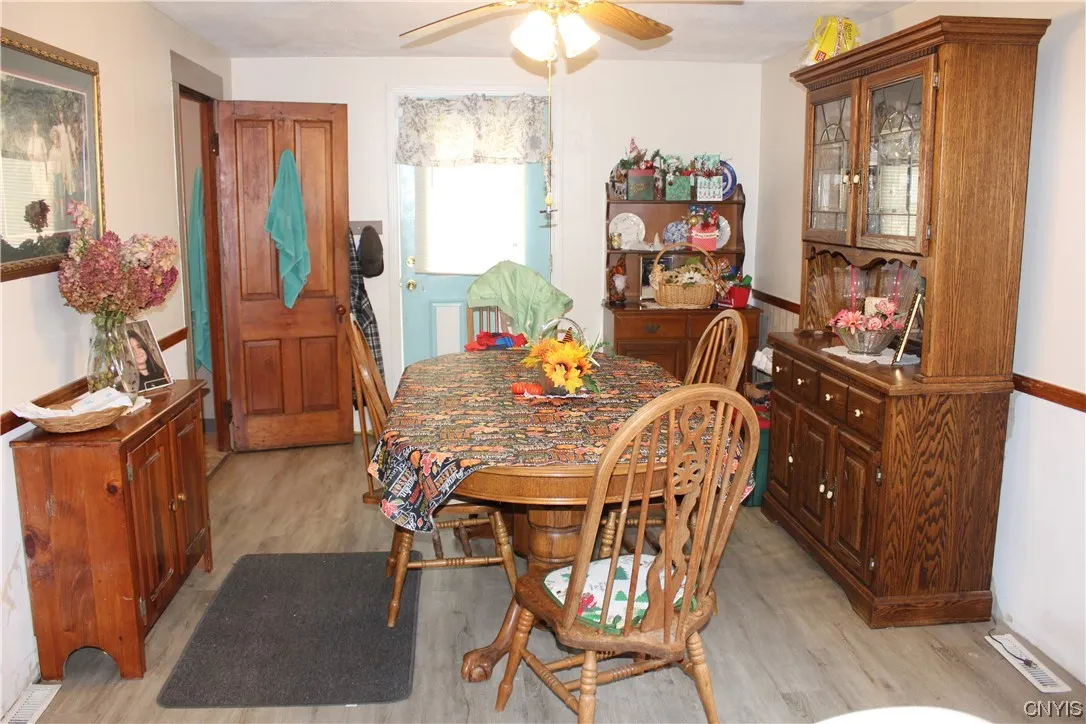 4972 State Route 31, Clay, New York 13041, Clay, New York 13041, 3 Bedrooms Bedrooms, 7 Rooms Rooms,1 BathroomBathrooms,Residential,For Sale,4972 State Route 31, Clay, New York 13041,0,S1507630