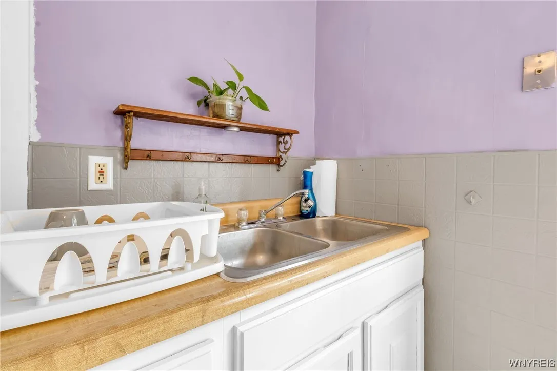 266 Lackawanna Avenue, Cheektowaga, New York 14212, Cheektowaga, New York 14212, 5 Bedrooms Bedrooms, ,2 BathroomsBathrooms,Residential,Closed,266 Lackawanna Avenue, Cheektowaga, New York 14212,0,B1508101