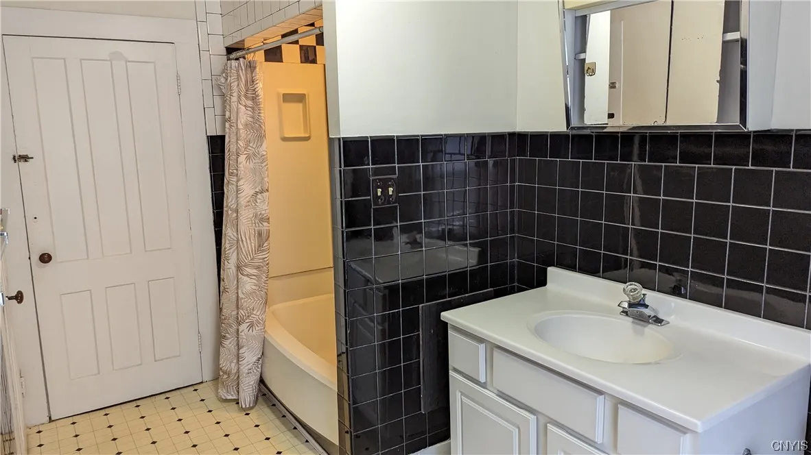 12 Woodruff Street, Cortland, New York 13045, Cortland, New York 13045, 8 Bedrooms Bedrooms, ,3 BathroomsBathrooms,Residential,Closed,12 Woodruff Street, Cortland, New York 13045,0,S1506818