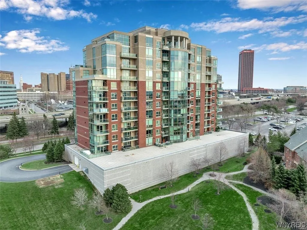 132 Lakefront Boulevard 405, Buffalo, New York 142, Buffalo, New York 14202, 2 Bedrooms Bedrooms, 4 Rooms Rooms,2 BathroomsBathrooms,Residential,Closed,132 Lakefront Boulevard 405, Buffalo, New York 142,0,B1509270