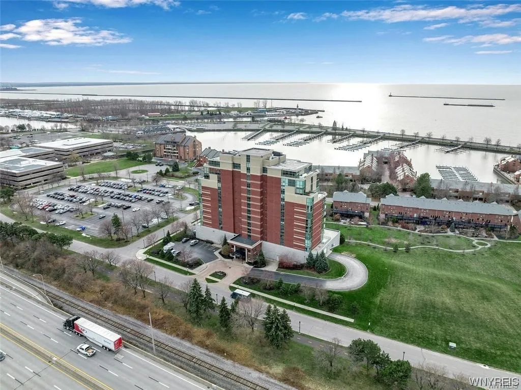 132 Lakefront Boulevard 405, Buffalo, New York 142, Buffalo, New York 14202, 2 Bedrooms Bedrooms, 4 Rooms Rooms,2 BathroomsBathrooms,Residential,Closed,132 Lakefront Boulevard 405, Buffalo, New York 142,0,B1509270