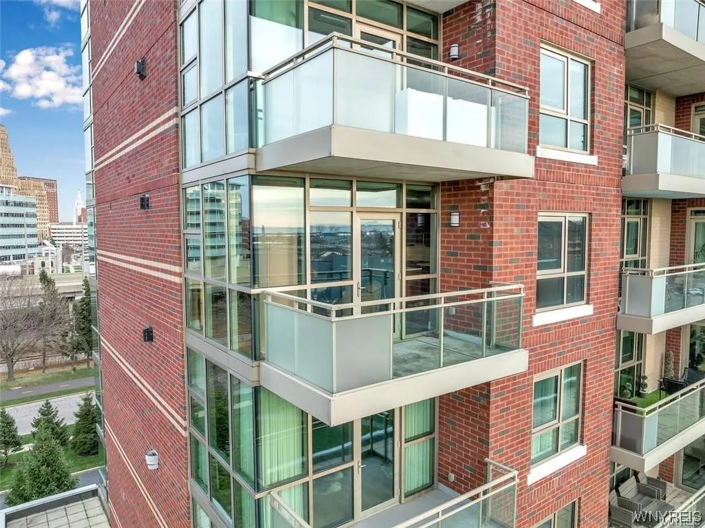 132 Lakefront Boulevard 405, Buffalo, New York 142, Buffalo, New York 14202, 2 Bedrooms Bedrooms, 4 Rooms Rooms,2 BathroomsBathrooms,Residential,Closed,132 Lakefront Boulevard 405, Buffalo, New York 142,0,B1509270