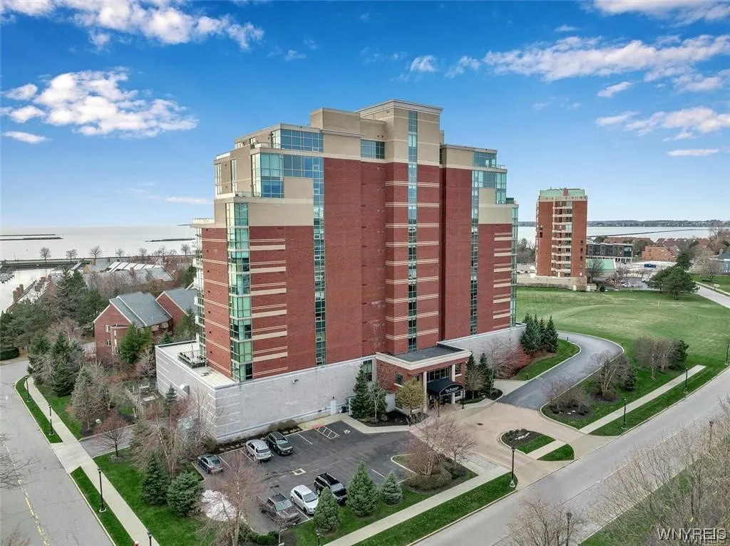 132 Lakefront Boulevard 405, Buffalo, New York 142, Buffalo, New York 14202, 2 Bedrooms Bedrooms, 4 Rooms Rooms,2 BathroomsBathrooms,Residential,Closed,132 Lakefront Boulevard 405, Buffalo, New York 142,0,B1509270